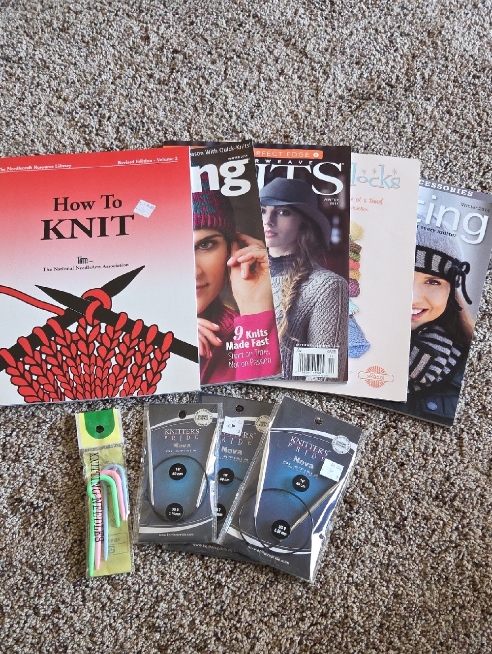 💞 Lot of 9 knitting items💞